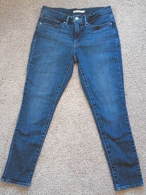 Levi's 311 Shaping Skinny Jeans Women's 30x28 Blue wash with subtle fading